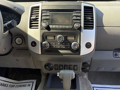 Used 2014 Nissan Frontier SV w/ SV Value Truck Package AWD/4WD image 14