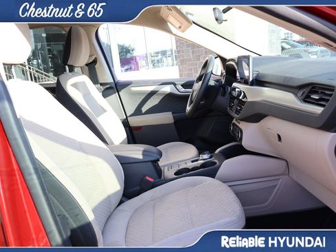 Used 2020 Ford Escape SE FWD image 9