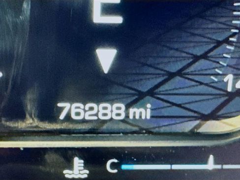 Used 2023 GMC Yukon SLT image 12