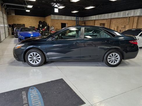 Used 2015 Toyota Camry LE FWD image 7