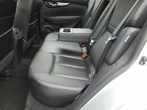 Used 2022 Nissan Rogue Sport SL image 9