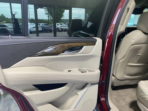 Used 2019 Cadillac Escalade Premium Luxury AWD/4WD image 11