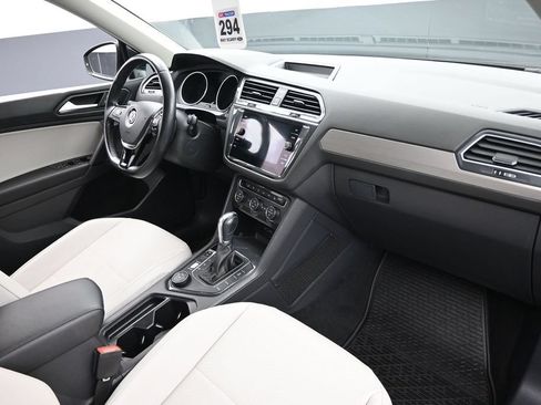 Used 2019 Volkswagen Tiguan SEL AWD/4WD image 23