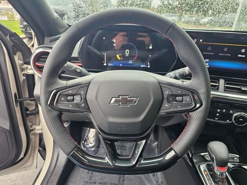 Used 2026 Chevrolet Trax RS w/ Sunroof Package image 25