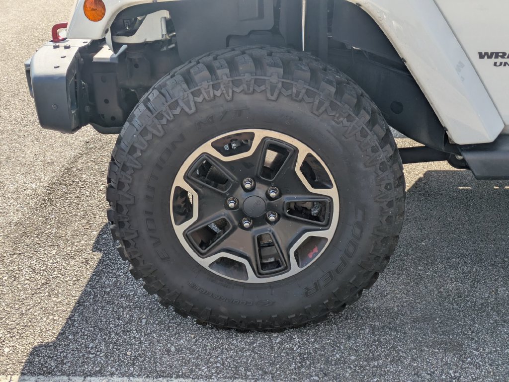 Used 2017 Jeep Wrangler Unlimited Rubicon AWD/4WD image 5