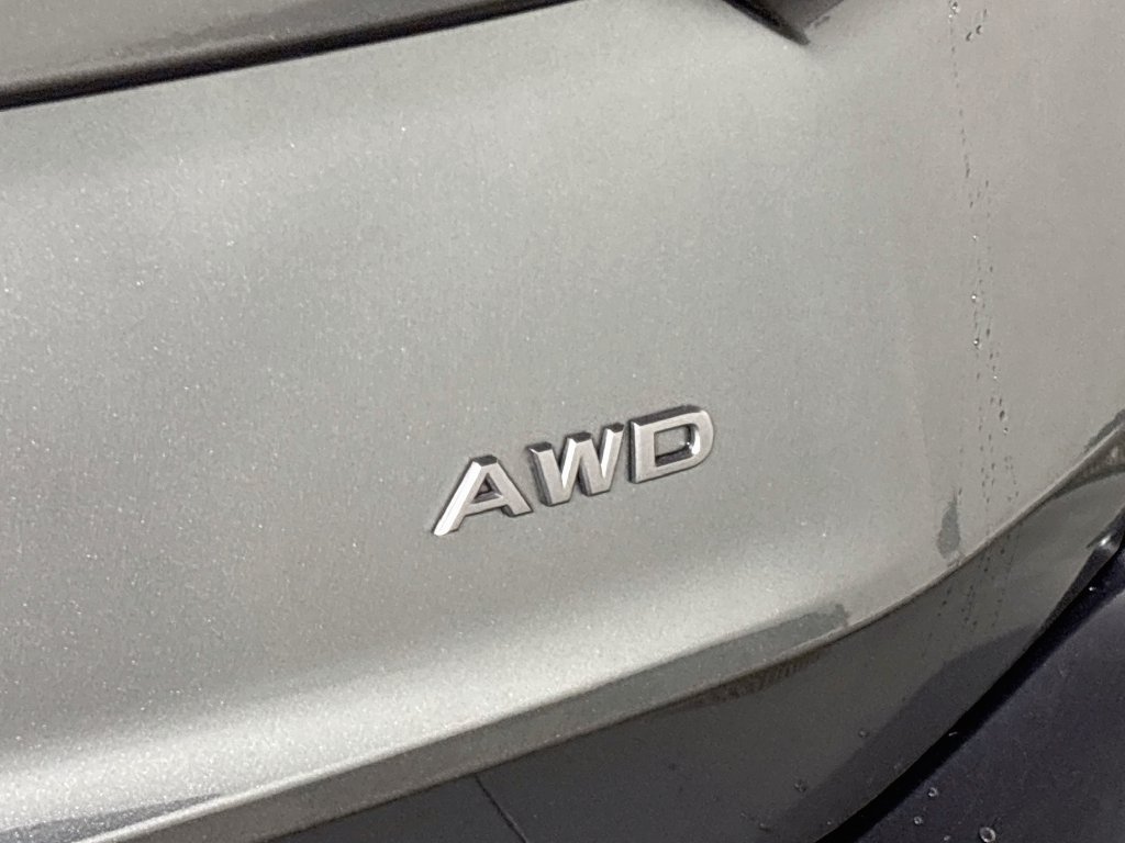 Used 2025 Nissan Rogue S AWD/4WD image 23
