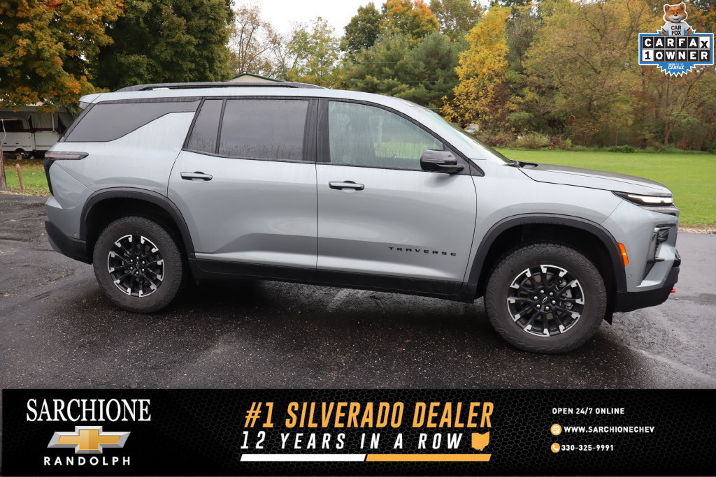 Used 2025 Chevrolet Traverse Z71 w/ Enhanced Driving Package AWD/4WD image 1