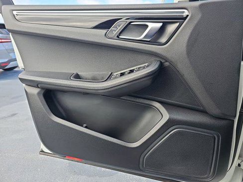 Used 2017 Porsche Macan image 26