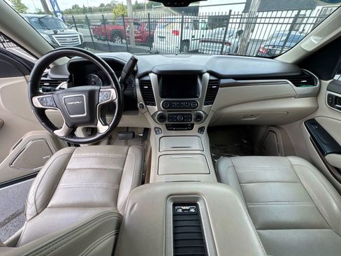 Used 2019 GMC Yukon XL Denali image 28