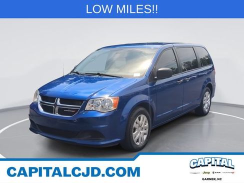 Used 2020 Dodge Grand Caravan SE w/ UConnect Hands-Free Group FWD image 1