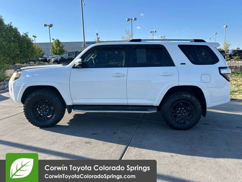Used 2020 Toyota 4Runner SR5 Premium AWD/4WD image 4