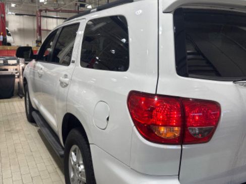 Used 2017 Toyota Sequoia SR5 w/ Premium Package image 45
