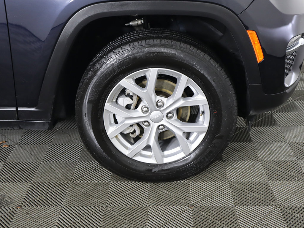Used 2023 Jeep Grand Cherokee Limited AWD/4WD image 24