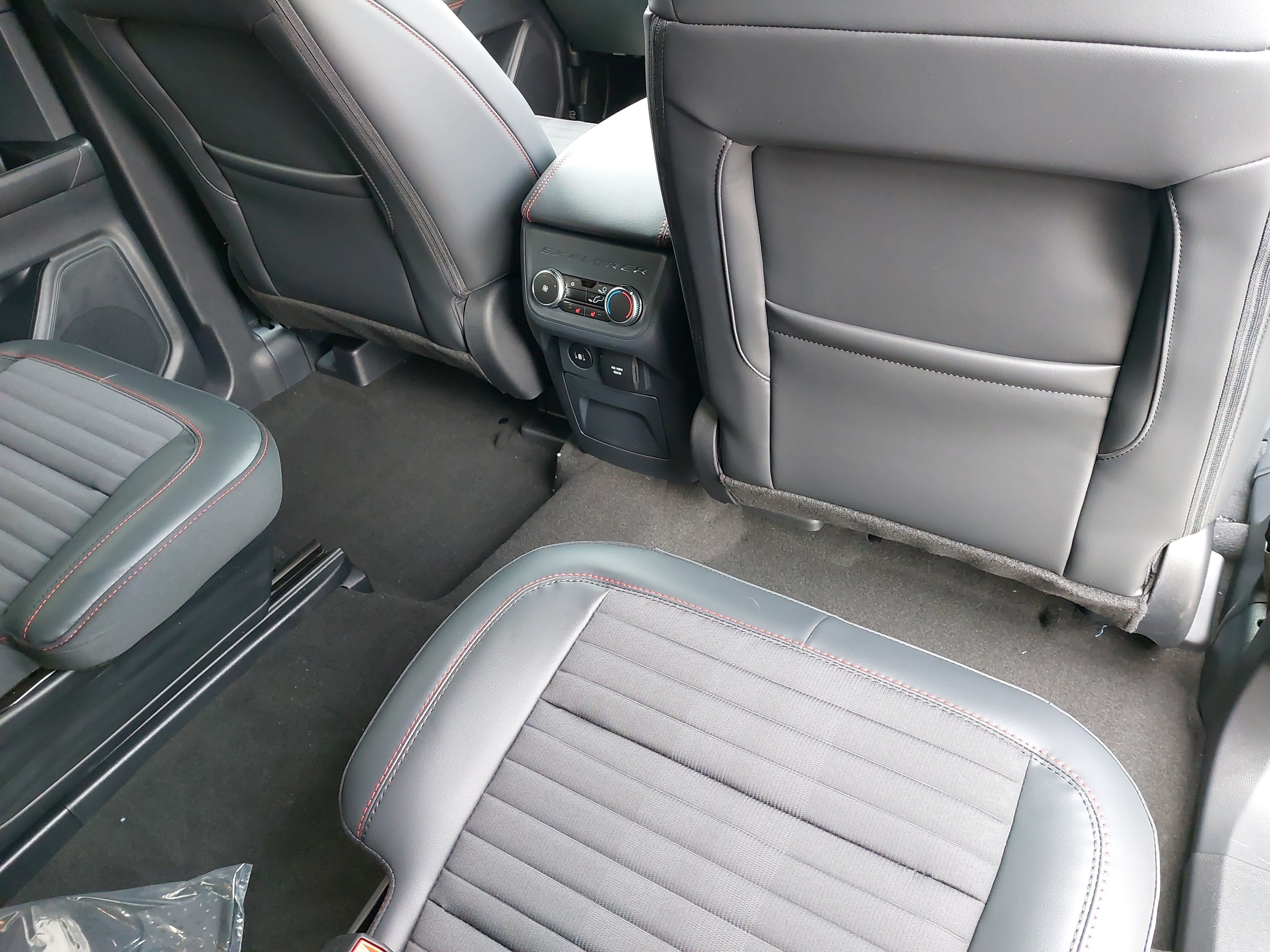 New 2026 Ford Explorer ST-Line w/ ST-Line Street Pack RWD image 12