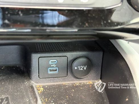 Used 2023 Ford Escape Platinum w/ Premium Technology Package AWD/4WD image 19