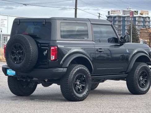 Used 2022 Ford Bronco Black Diamond image 2