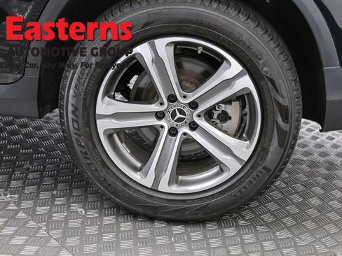 Used 2018 Mercedes-Benz GLC 300 4MATIC image 34