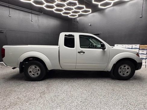 Used 2021 Nissan Frontier S image 11