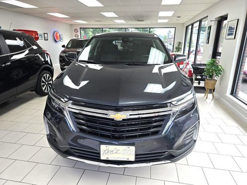 Used 2023 Chevrolet Equinox LT image 2