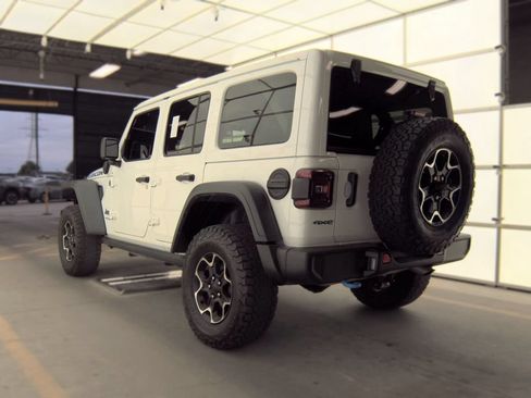 Used 2022 Jeep Wrangler Unlimited Rubicon 4xe AWD/4WD image 4