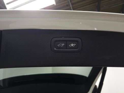 Used 2024 Volvo XC90 B5 Core w/ Climate Package AWD/4WD image 8