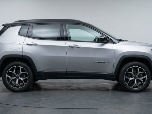 Used 2025 Jeep Compass Limited AWD/4WD image 11