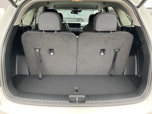 Certified 2025 Kia Sorento EX image 8