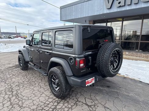 Used 2019 Jeep Wrangler Unlimited Sport S image 9