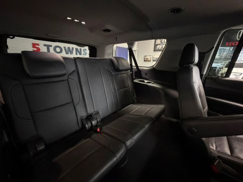 Used 2020 Chevrolet Suburban LT image 30