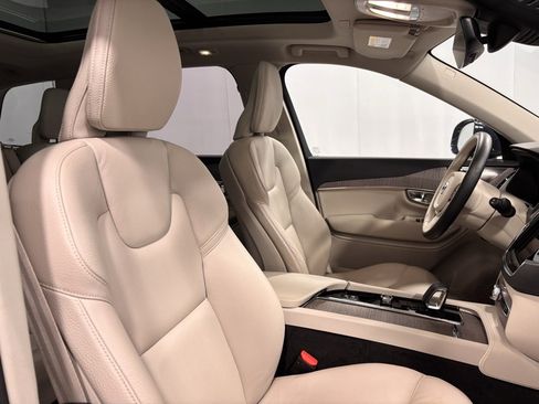 Certified 2023 Volvo XC90 B5 Plus w/ Protection Package image 18