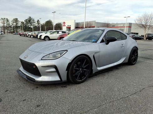 Used 2023 Toyota GR86 Premium image 16