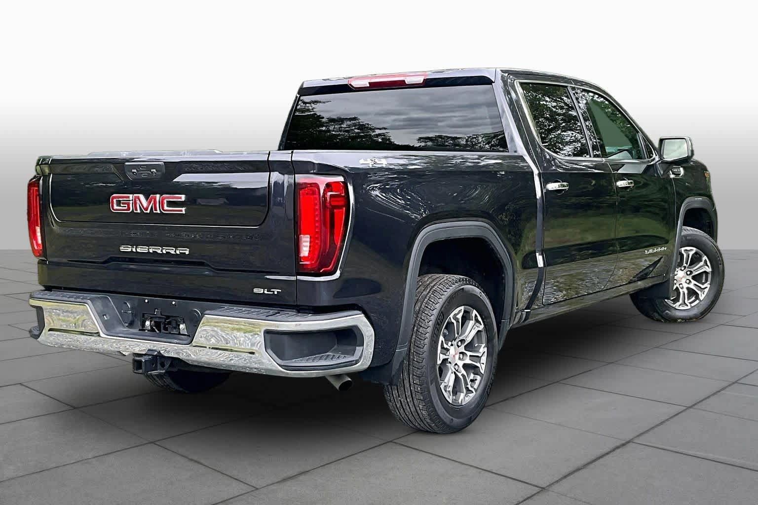 Used 2026 GMC Sierra 1500 SLT AWD/4WD image 13