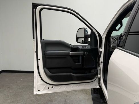 Used 2019 Ford F250 Platinum w/ Platinum Ultimate Package image 14
