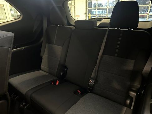 Used 2025 GMC Acadia Elevation image 16