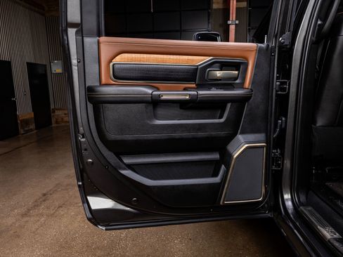 Used 2024 RAM 3500 Limited w/ Towing Technology Group image 37