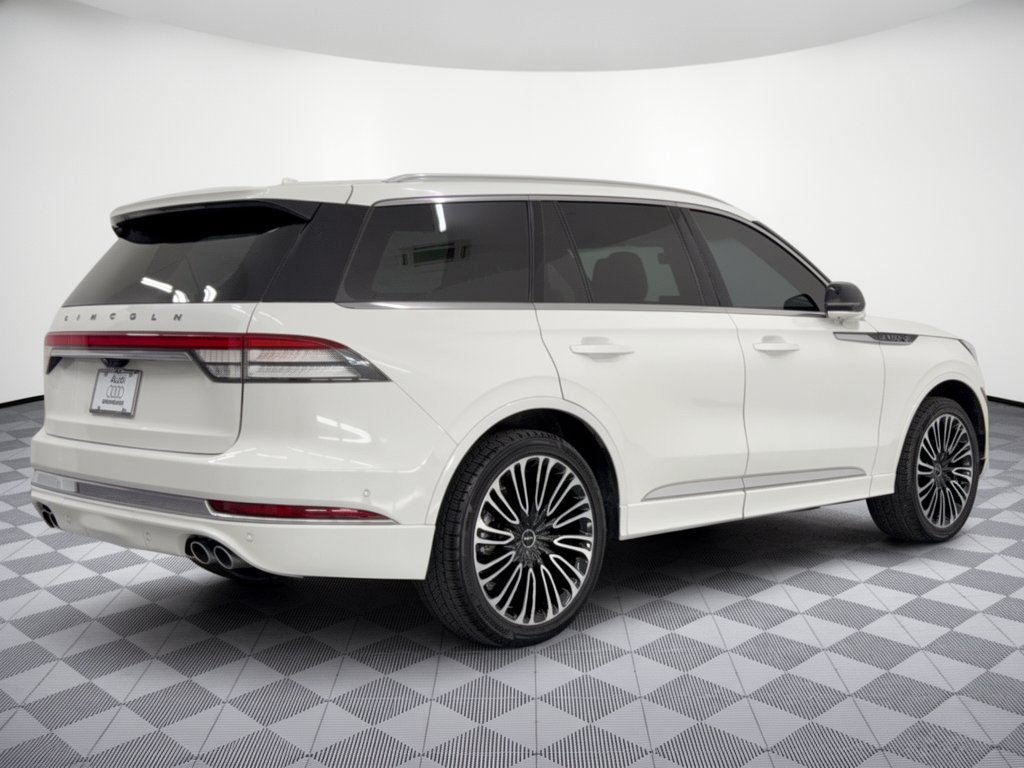 Used 2023 Lincoln Aviator Black Label w/ Class IV Trailer Tow Package AWD/4WD image 9
