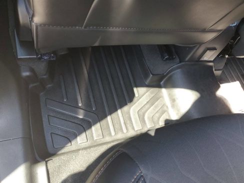 Used 2018 Chevrolet Trax LT w/ LT Convenience Package image 8