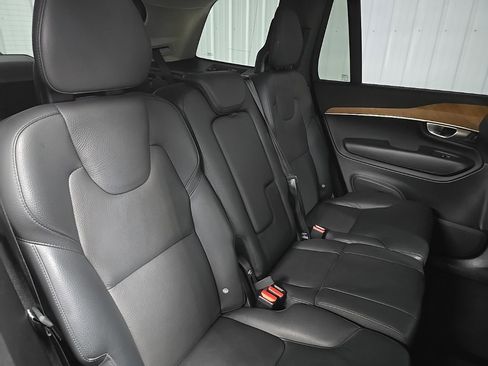 Used 2024 Volvo XC90 B5 Plus image 17
