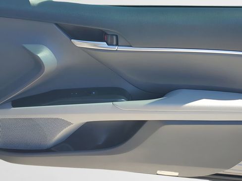 Used 2019 Toyota Camry LE image 42