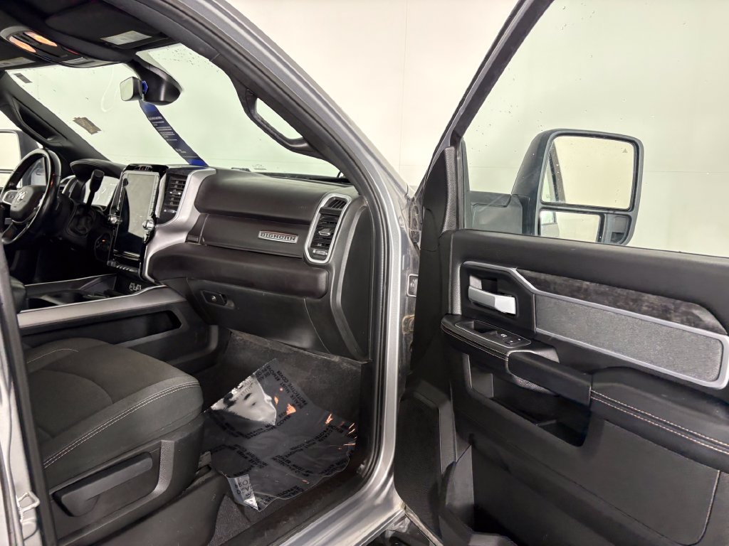 Used 2023 RAM 3500 Big Horn w/ Night Edition AWD/4WD image 33