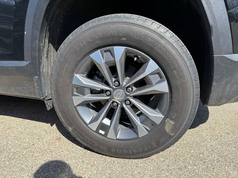 Used 2026 Chevrolet Equinox LT FWD image 9