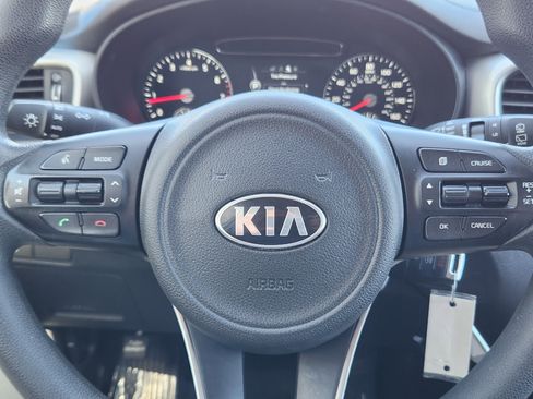 Used 2017 Kia Sorento LX AWD/4WD image 7