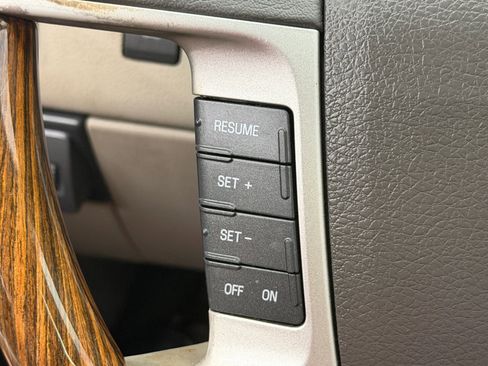 Used 2010 Lincoln MKX 2WD image 25