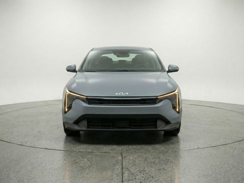 Used 2025 Kia K4 LXS image 2