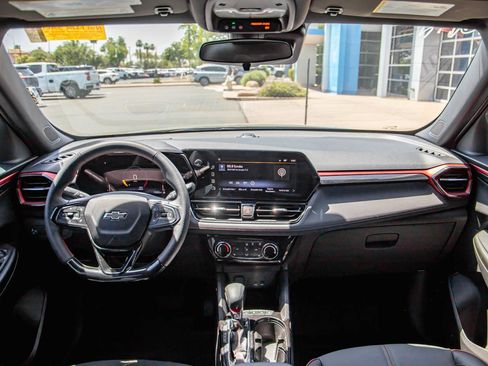 Used 2024 Chevrolet TrailBlazer RS w/ Driver Confidence Package FWD image 10