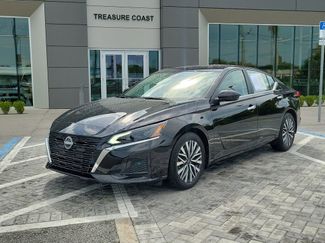 Used 2025 Nissan Altima 2.5 SV w/ SV Premium Package FWD video 1