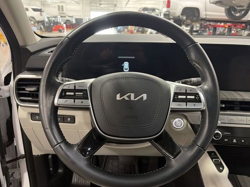Used 2024 Kia Telluride EX image 14