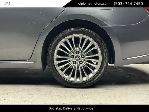 Used 2016 Toyota Avalon Limited w/ Toyota Safety Sense Package image 39