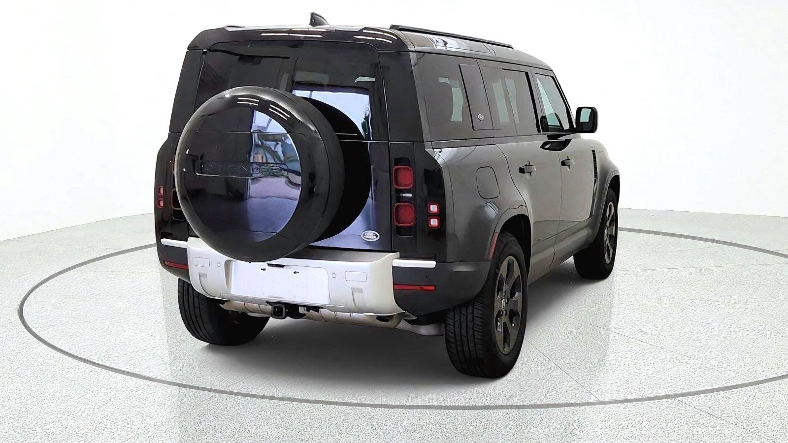 Used 2023 Land Rover Defender 110 SE AWD/4WD image 8