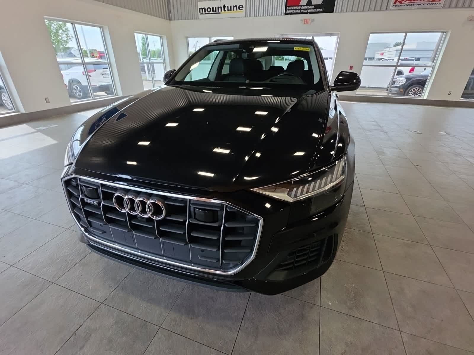 Used 2019 Audi Q8 Prestige AWD/4WD image 3